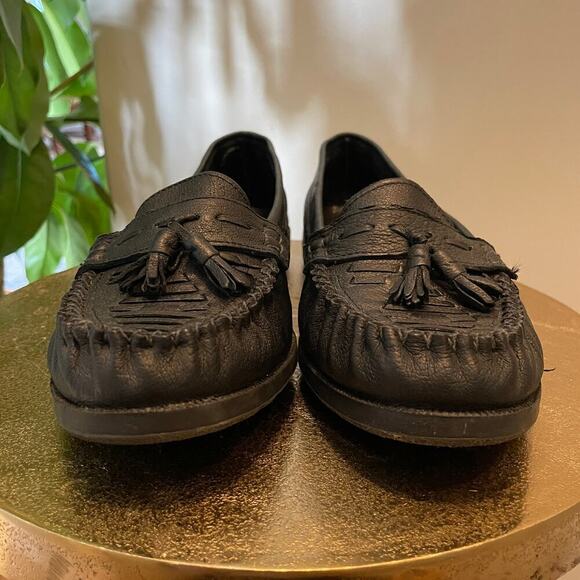 Black Leather Moccasin Driving Shoes | Pillows, 8.5, Tassel Loafers, Minimalist - Picture 5 of 8